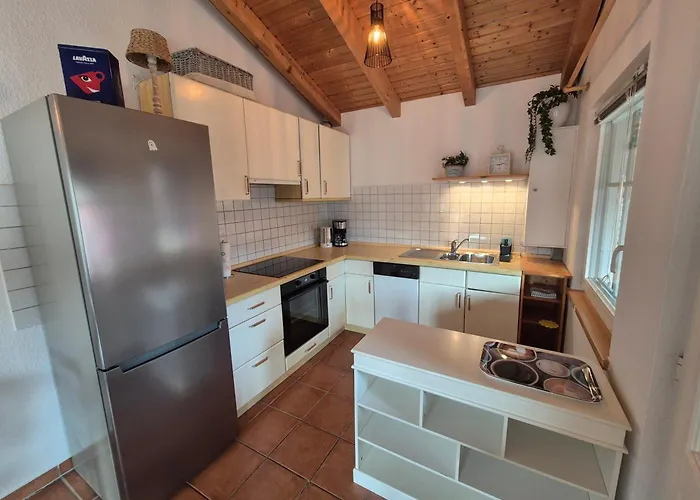 Rotes Ferienhaus im charmanten Schwedenhausviertel