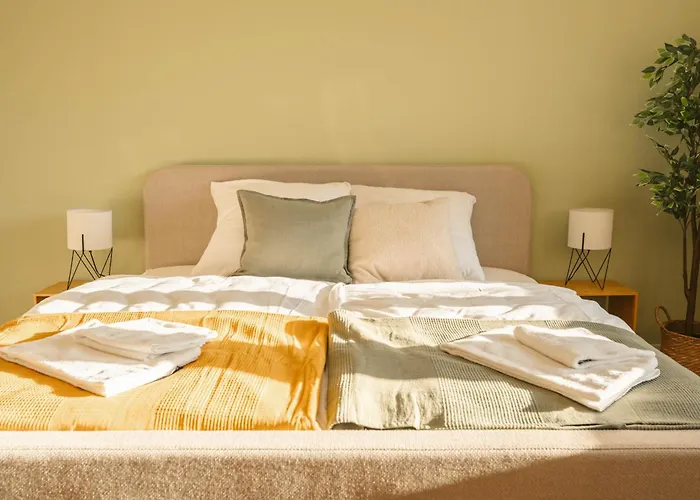 K15 Cozy, Unique & Spacious 3-Room Apartment With Balcony Or Single Room By Lipa