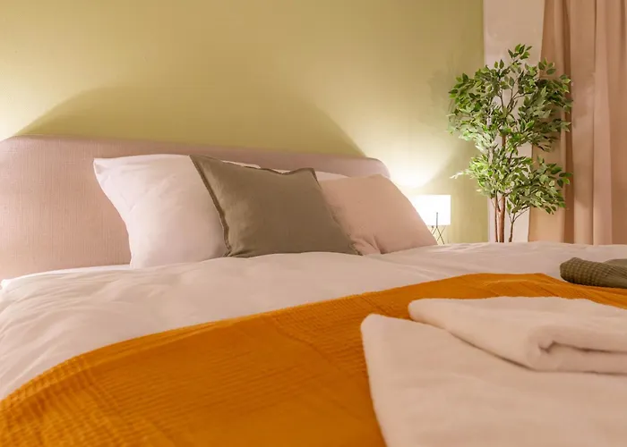 K15 Cozy, Unique & Spacious 3-Room Apartment With Balcony Or Single Room By Lipa