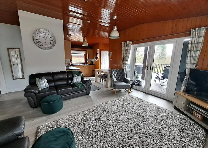Bunting Lodge, 21 Duck Lake