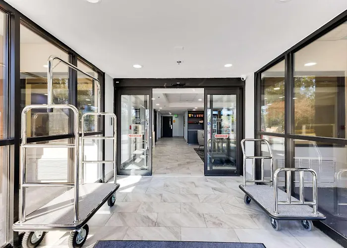 La Quinta Inn & Suites By Wyndham Jacksonville Mandarin
