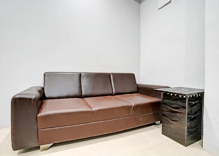 Oyo Flagship 81234 Hotel Velvet Rooms