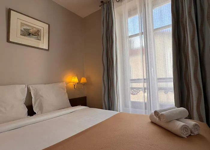 Hotel Paris Vesinet-Logishotels Et Domaine Evenementiel