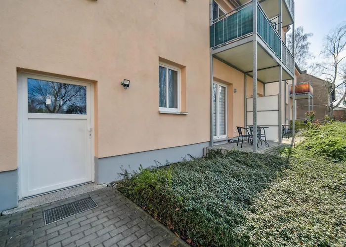 Larooms Merseburg - Apartment NS03 - 2 Zimmer - 4 Betten - Waschmaschine - Parkplatz - Balkon