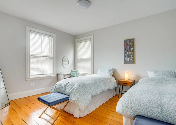 Walk To Harvard Square: Apartment In Cambridge