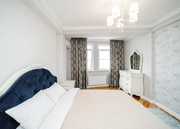 Modern 2BR Stunning Park View