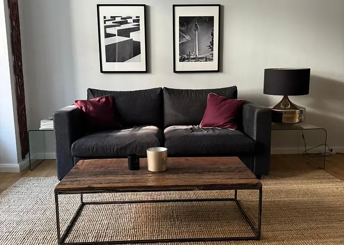 Neue 2 Zimmer Wohnung im Grünen mit Terrasse und Platz