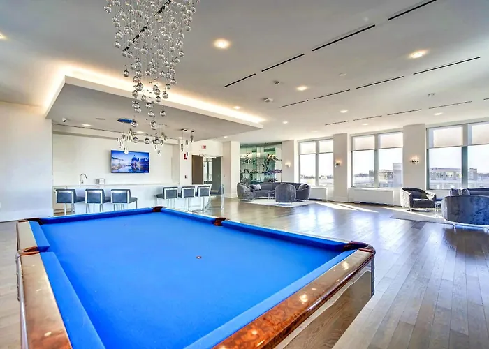 This Apt Is Perfect For Business Trips Or A Relaxing Vacation