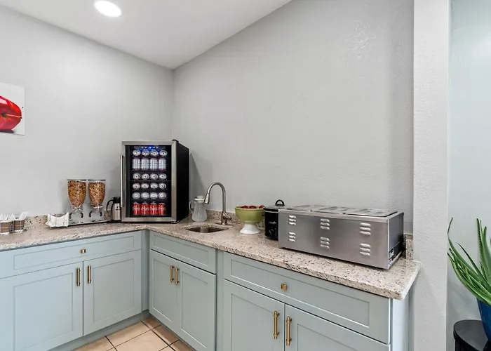 Quality Inn & Suites Biloxi - Ocean Springs