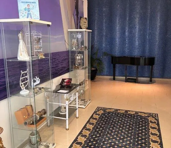 Apartahotel Rompeolas