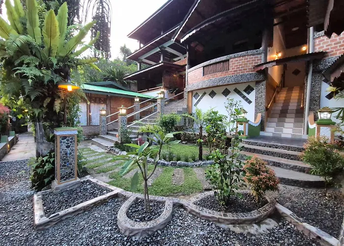 Sam'S Bungalows And Treks