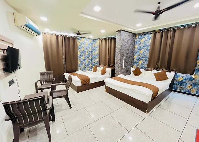 Hotel Shree Vijay I 966O9O1Oo6 Just 80Mtr From Shreenathji Temple 1Min Away By Sk