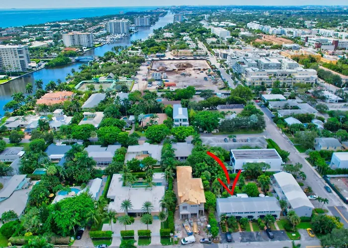 Magnificent Beach Townhome Steps From Atlantic Ave
