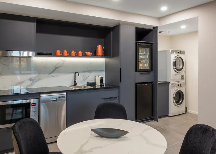Deco Hotel Canberra
