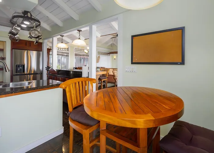 Kona Penthouse Retreat - Relaxed 2 Bd With Ocean Views