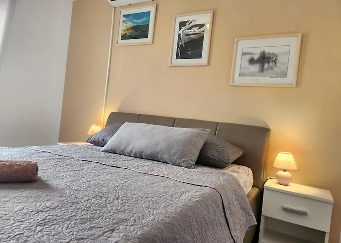 Oleander Apartment 2 In Pakostane