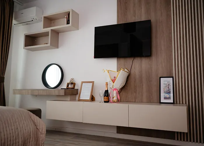 Unirea Towers Deluxe Apartment Modern & Chic