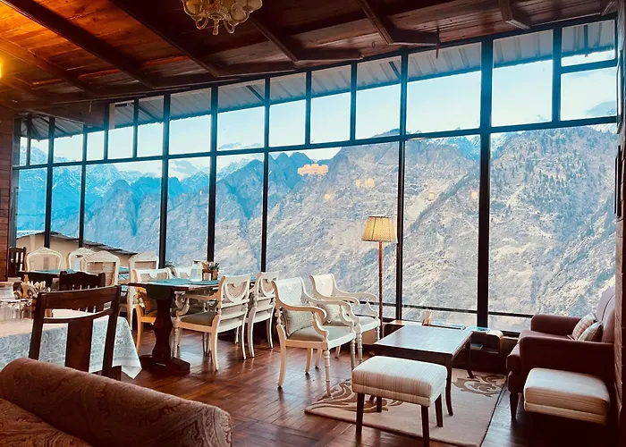 Faraway Cottages, Auli