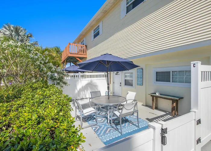 Condo - 2 Min Walk To Beach