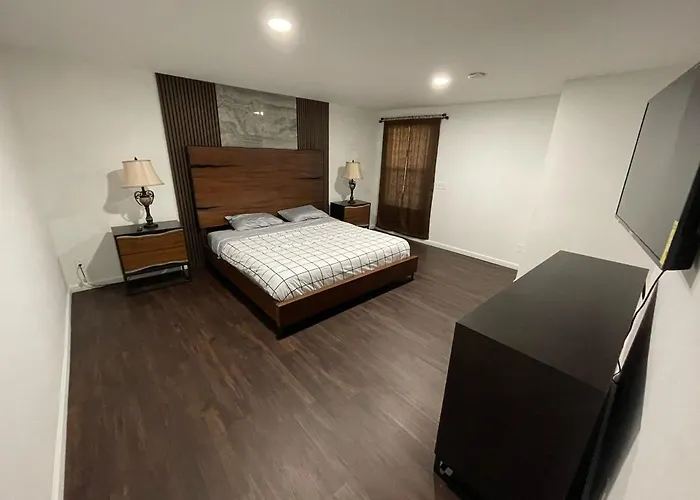 Cozy 2 Bedroom Apartment Glendale