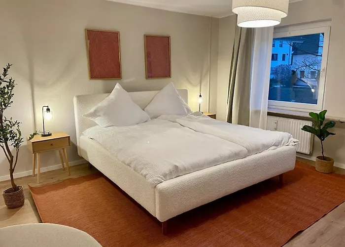 Westflügel Apartment mit Parkplatz und zentraler Lage