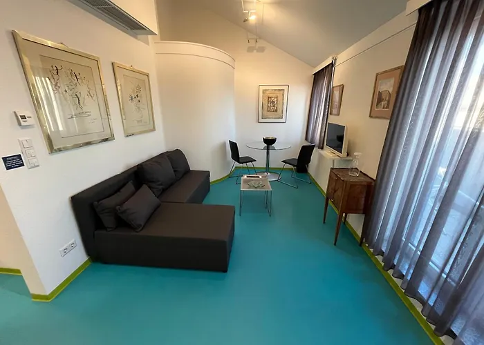 Domus Hotel