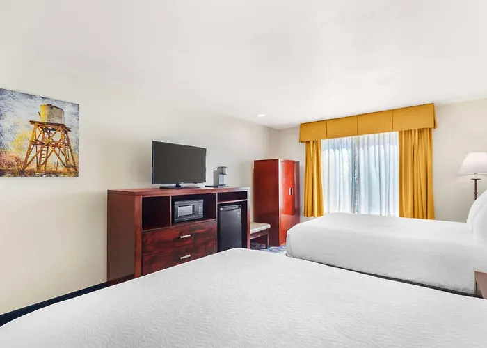 Best Western Plus Villa Del Lago Inn Patterson