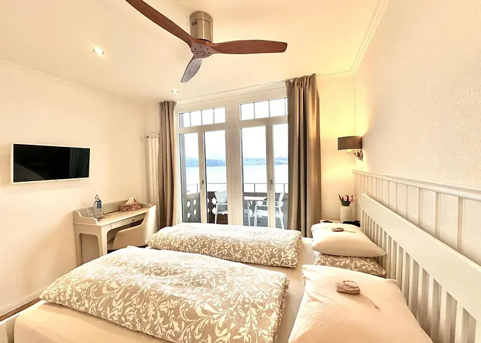 Boutique Hotel & Restaurant Niesenblick - Lakefront Rooms With Balcony On Lake Thun - Self Check In & Digitale Reception