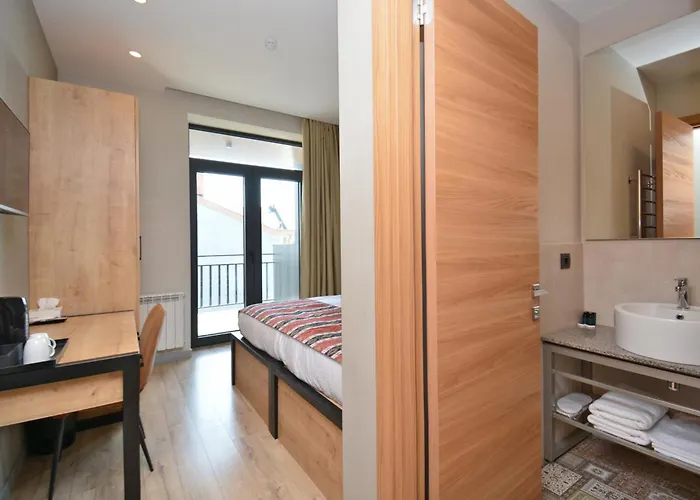 Andor Hotel