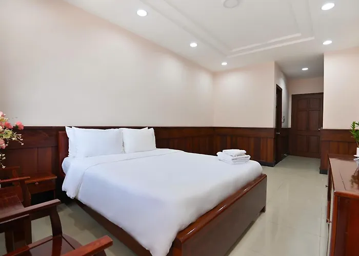 Con Dao Tan Son Nhat Hotel