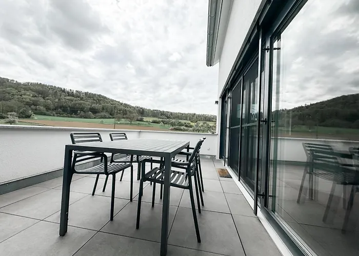 Wunderschöne helle Wohnung mit großer Dachterrasse