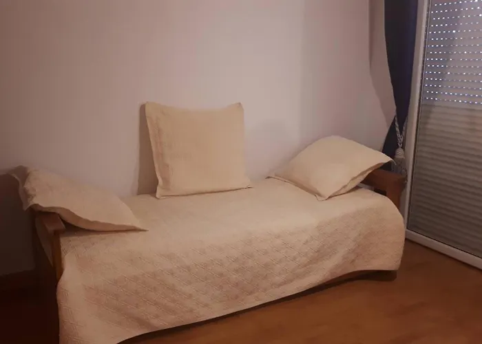 Joli Studio Meuble + Parking En Sous Sol