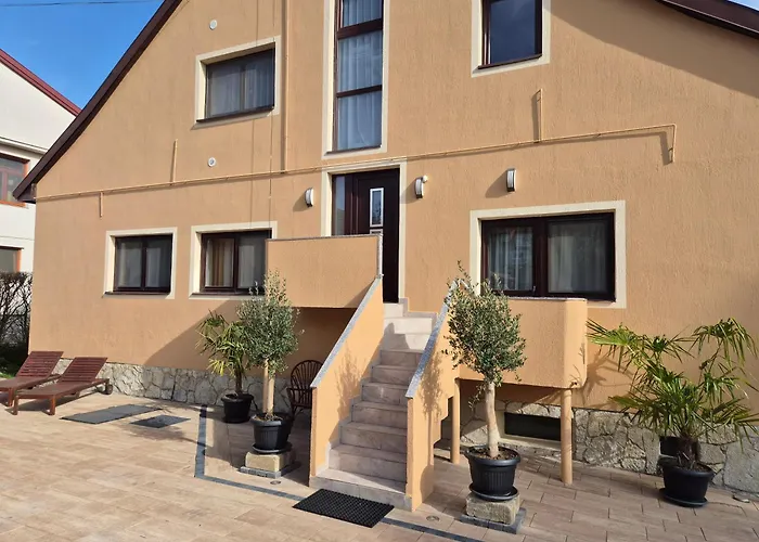 Sarreti Apartmanhaz