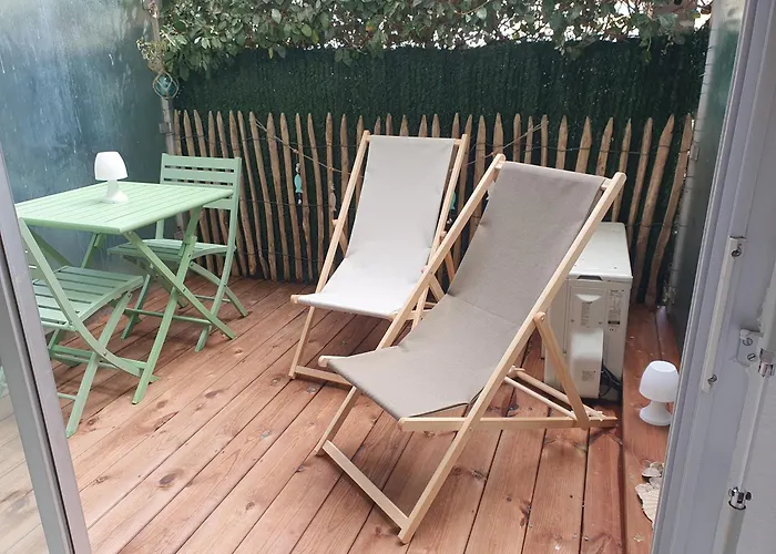 Le B - A 200 M De La Plage