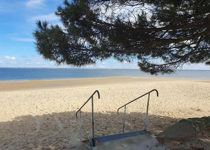 Le B - A 200 M De La Plage
