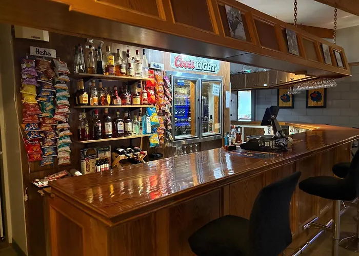 Maple Creek Motor Inn