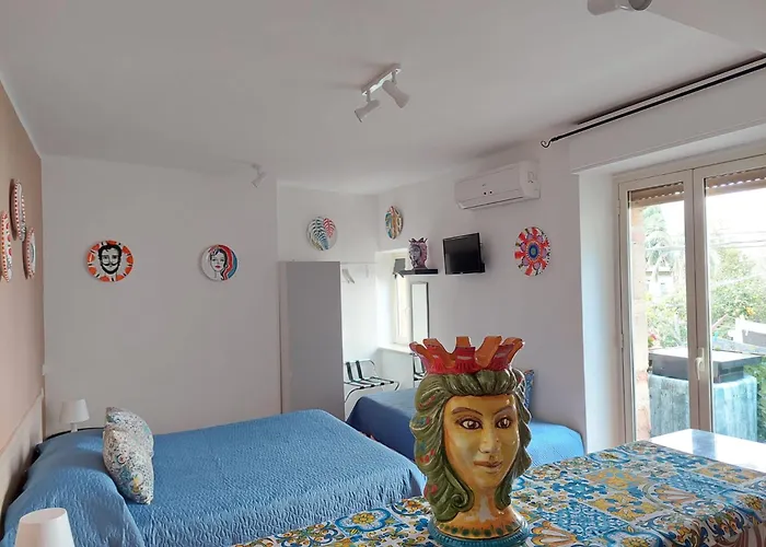 Al Teatro Antico Rooms & House