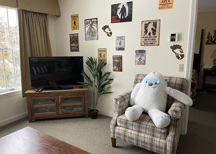 Unique Yeti-Theme Ski On Off Suite Jiminy-Sleeps 4