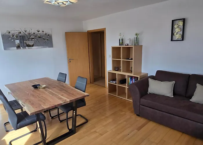 Drei Zimmer Appartment mit Küche&Bad