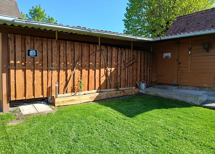 Zittau - Ferienwohnung Frieda mit Camping Familien, und Biker Hütten am Zittauer Gebirge