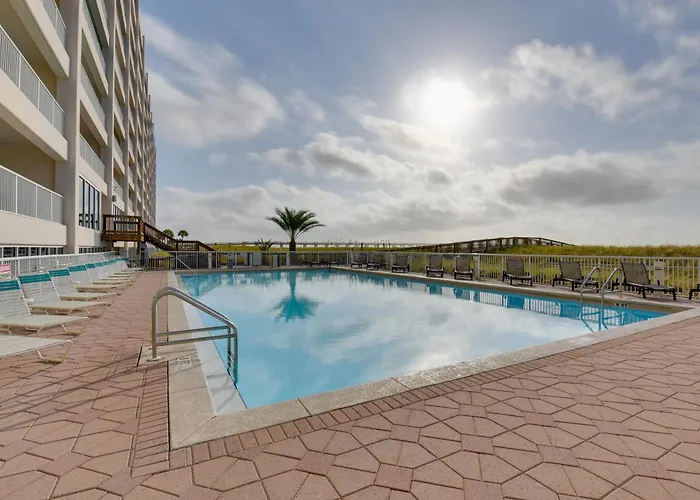 Steps To Sand & Pool! Beachfront Condo In Navarre