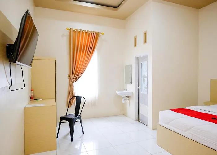 Reddoorz At Dewanti Syariah Near Stasiun Tulungagung