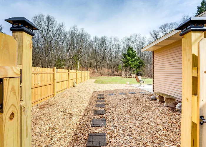 Boat, Fish & Hike: Cozy Getaway In Twin Lake!
