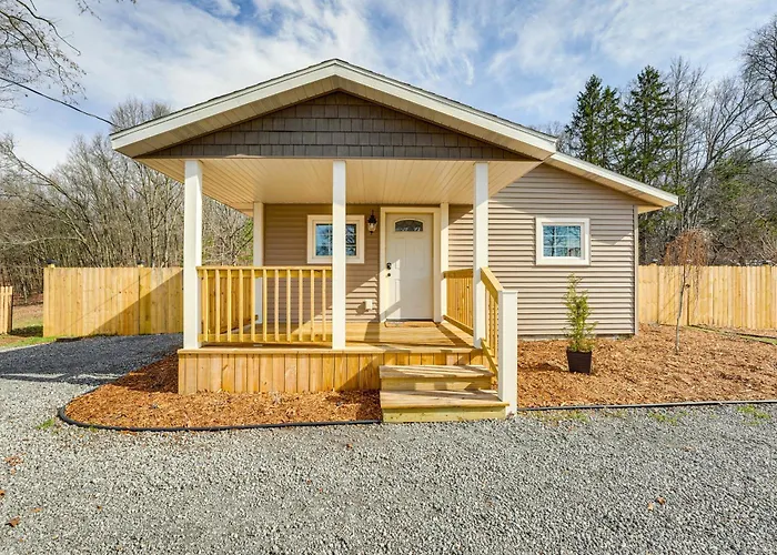 Boat, Fish & Hike: Cozy Getaway In Twin Lake!