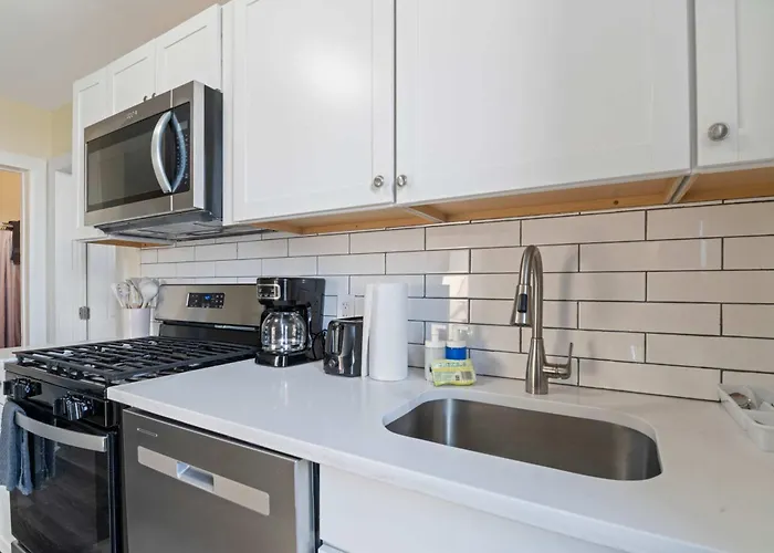 The Oakden Suites In Orange Loop B1