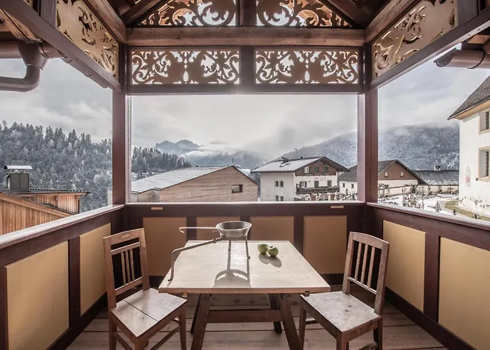 Ciasa Somuer - Historic Boutique Apartments