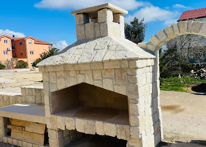 Stonehouse-Pag