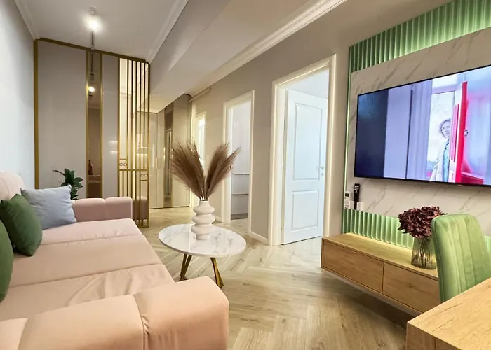 Modern & Glam Apartments Evergreen Towers Underground Parking Option