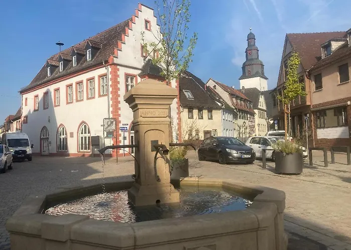 Loftcharakter unter historischem Gebälk