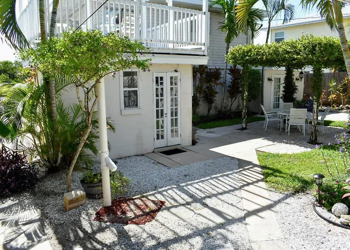 Casey Key 2-Bedroom Bay View